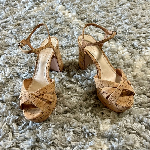 Schutz Keefa Sandal in Cork sz 8.5 - Picture 3 of 5